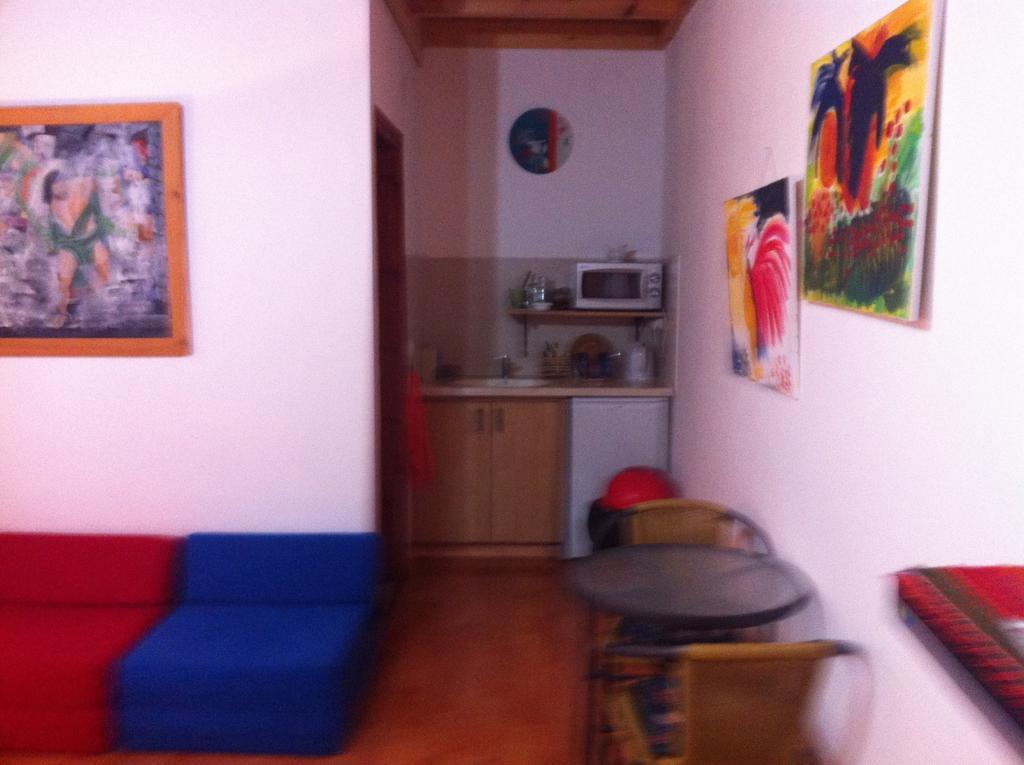 Blueberry Rooms Qaşrīn Extérieur photo